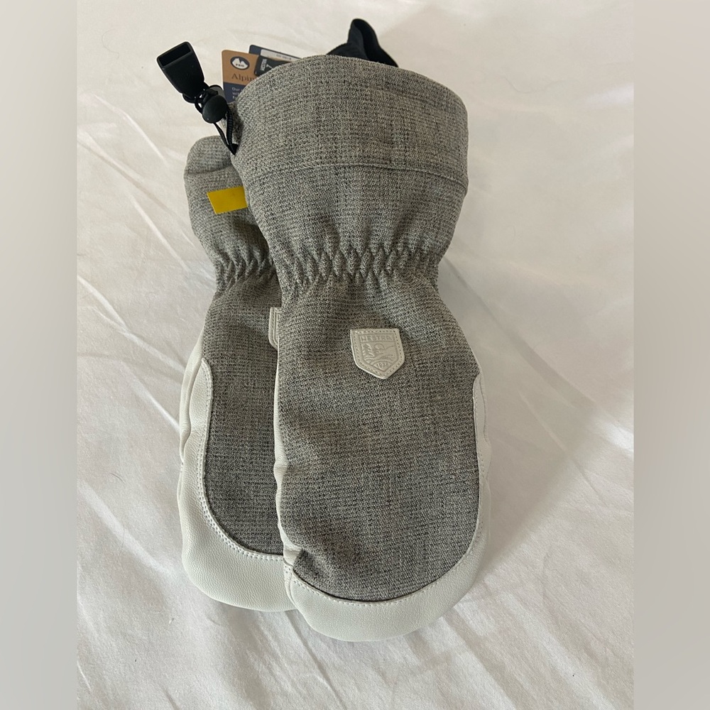 HESTRA Women’s Patrol Gauntlet Mitt Light grey Alpine Pro